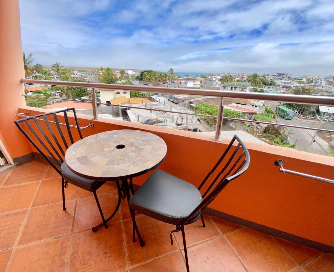 Torre Mar Galapagos Boutique Suites 푸에르토아요라 외부 사진