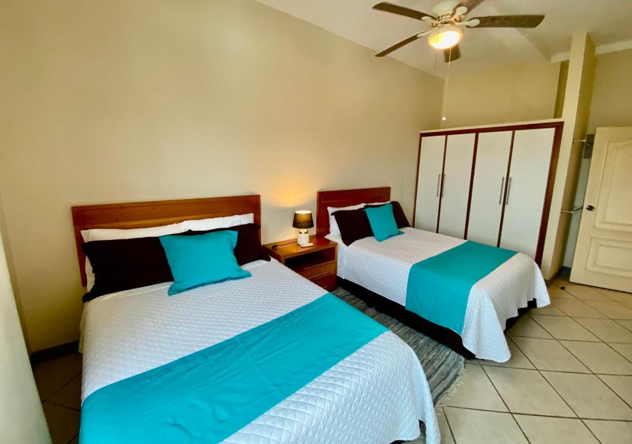 Torre Mar Galapagos Boutique Suites 푸에르토아요라 외부 사진