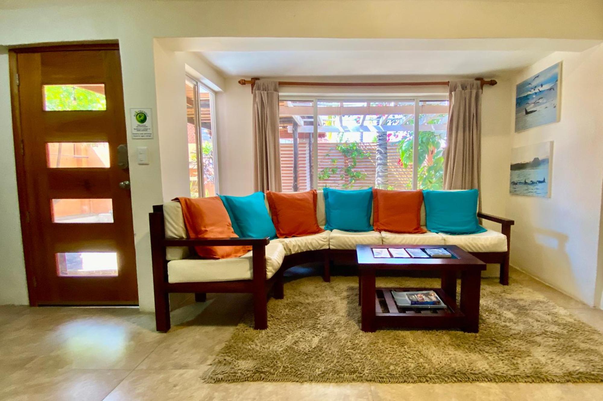 Torre Mar Galapagos Boutique Suites 푸에르토아요라 외부 사진