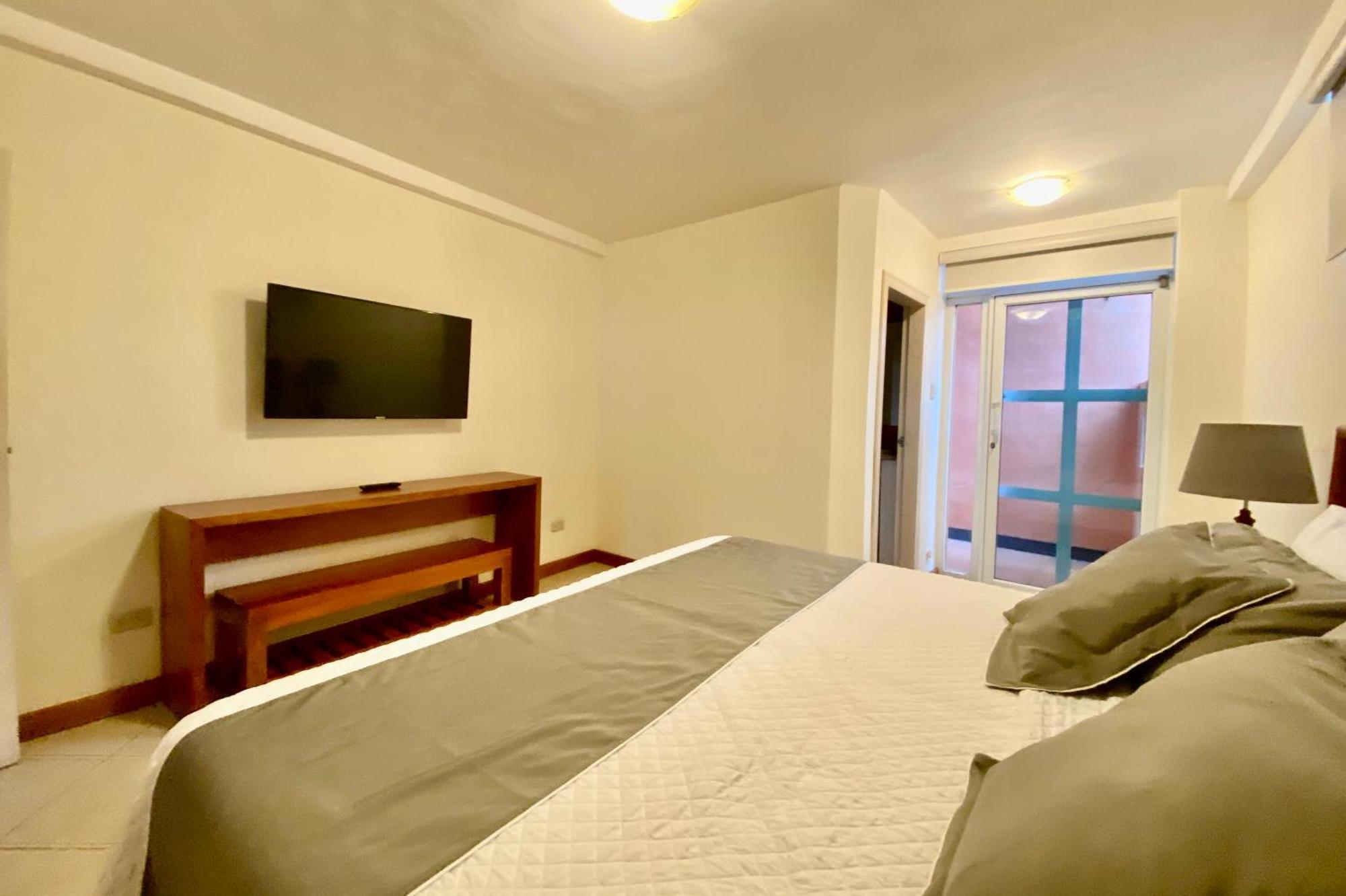 Torre Mar Galapagos Boutique Suites 푸에르토아요라 외부 사진
