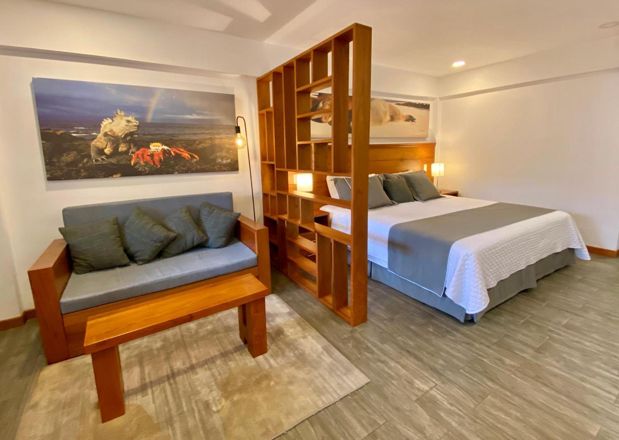 Torre Mar Galapagos Boutique Suites 푸에르토아요라 외부 사진
