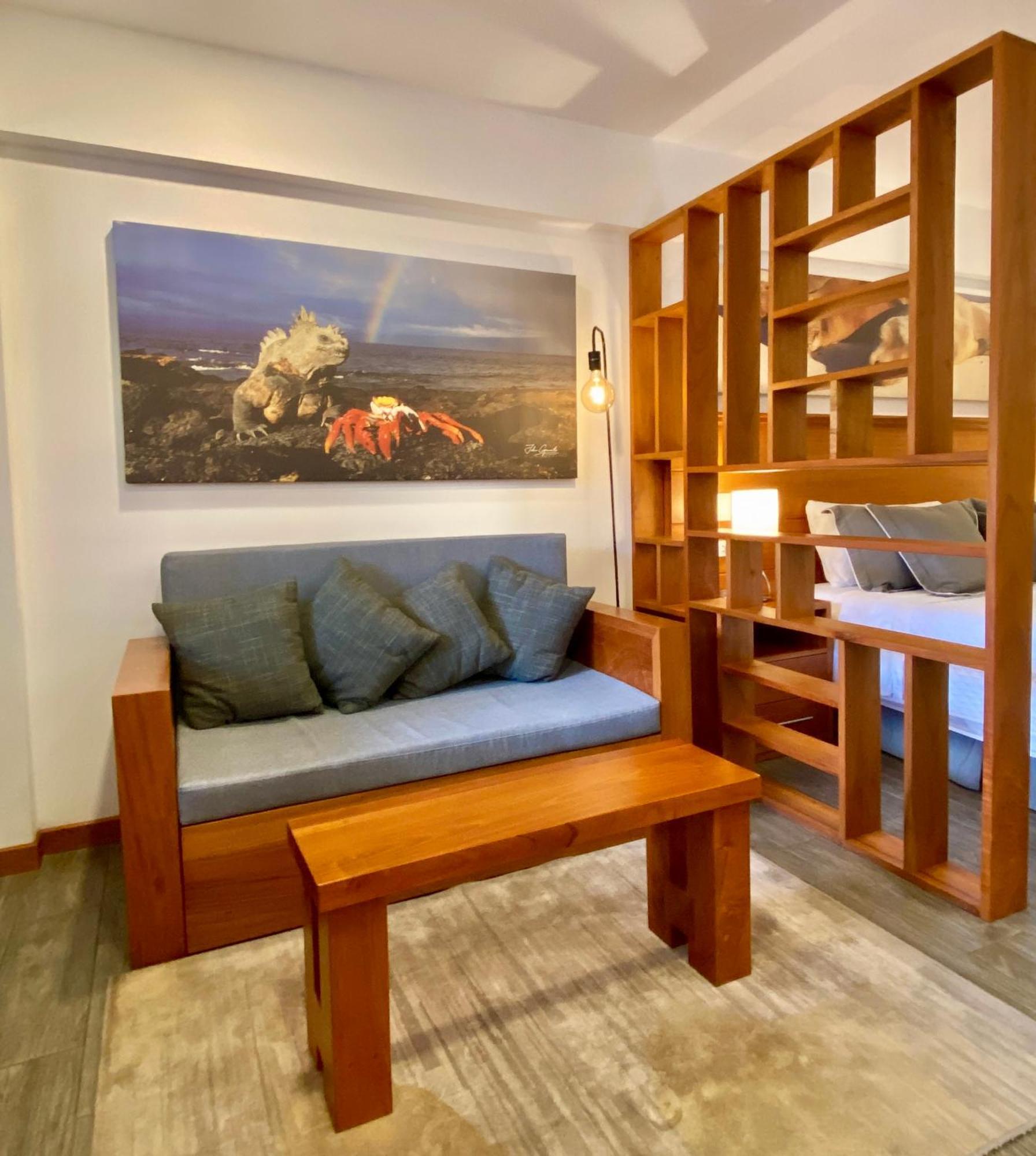 Torre Mar Galapagos Boutique Suites 푸에르토아요라 외부 사진