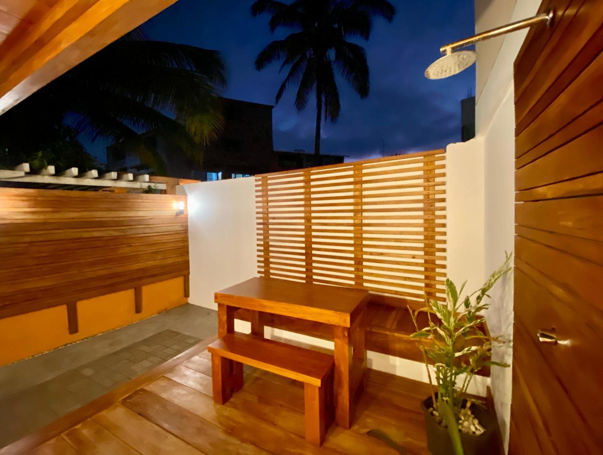 Torre Mar Galapagos Boutique Suites 푸에르토아요라 외부 사진