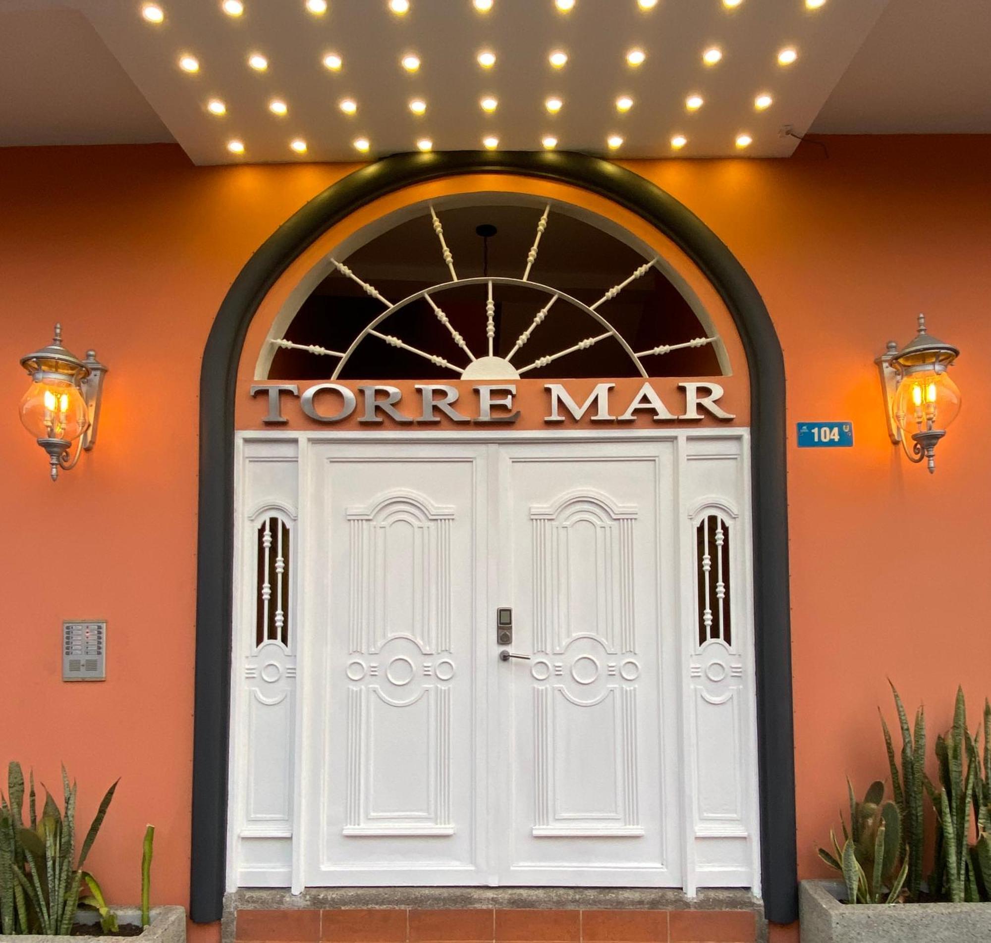 Torre Mar Galapagos Boutique Suites 푸에르토아요라 외부 사진