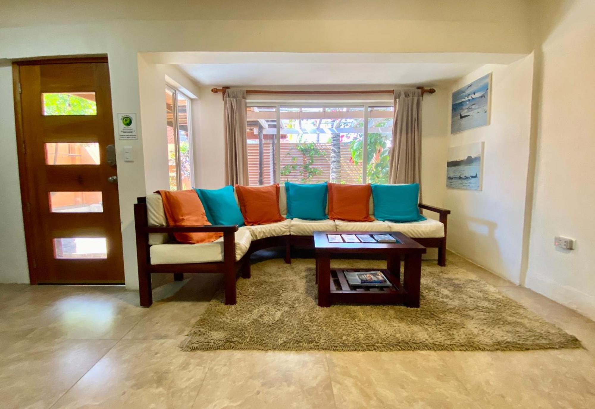 Torre Mar Galapagos Boutique Suites 푸에르토아요라 외부 사진