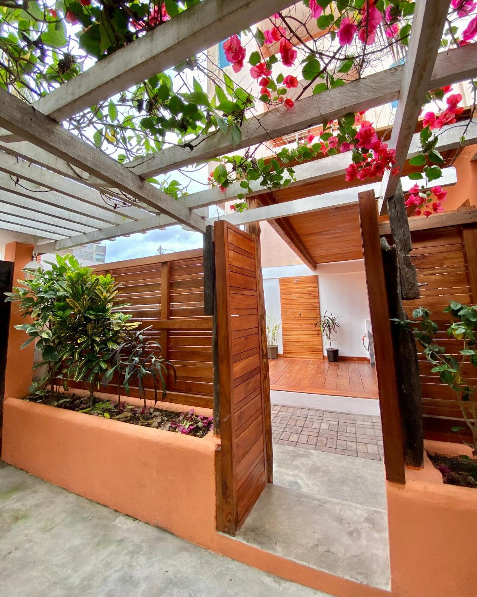 Torre Mar Galapagos Boutique Suites 푸에르토아요라 외부 사진