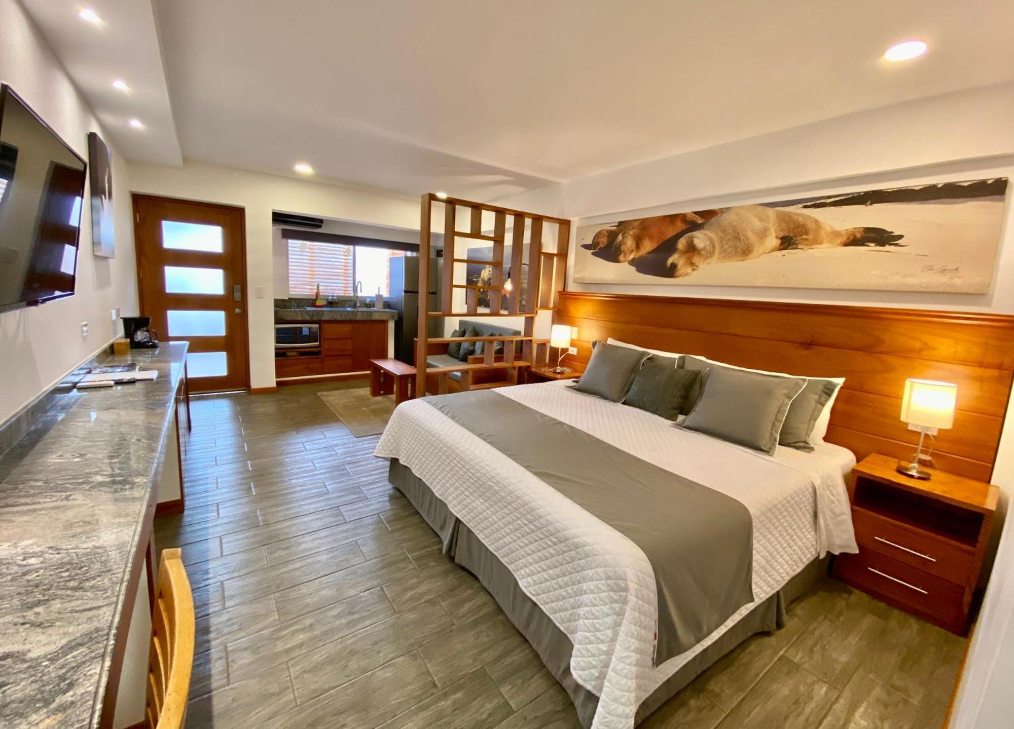 Torre Mar Galapagos Boutique Suites 푸에르토아요라 외부 사진