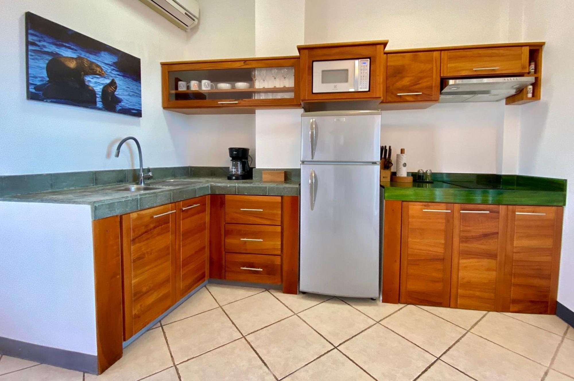 Torre Mar Galapagos Boutique Suites 푸에르토아요라 외부 사진