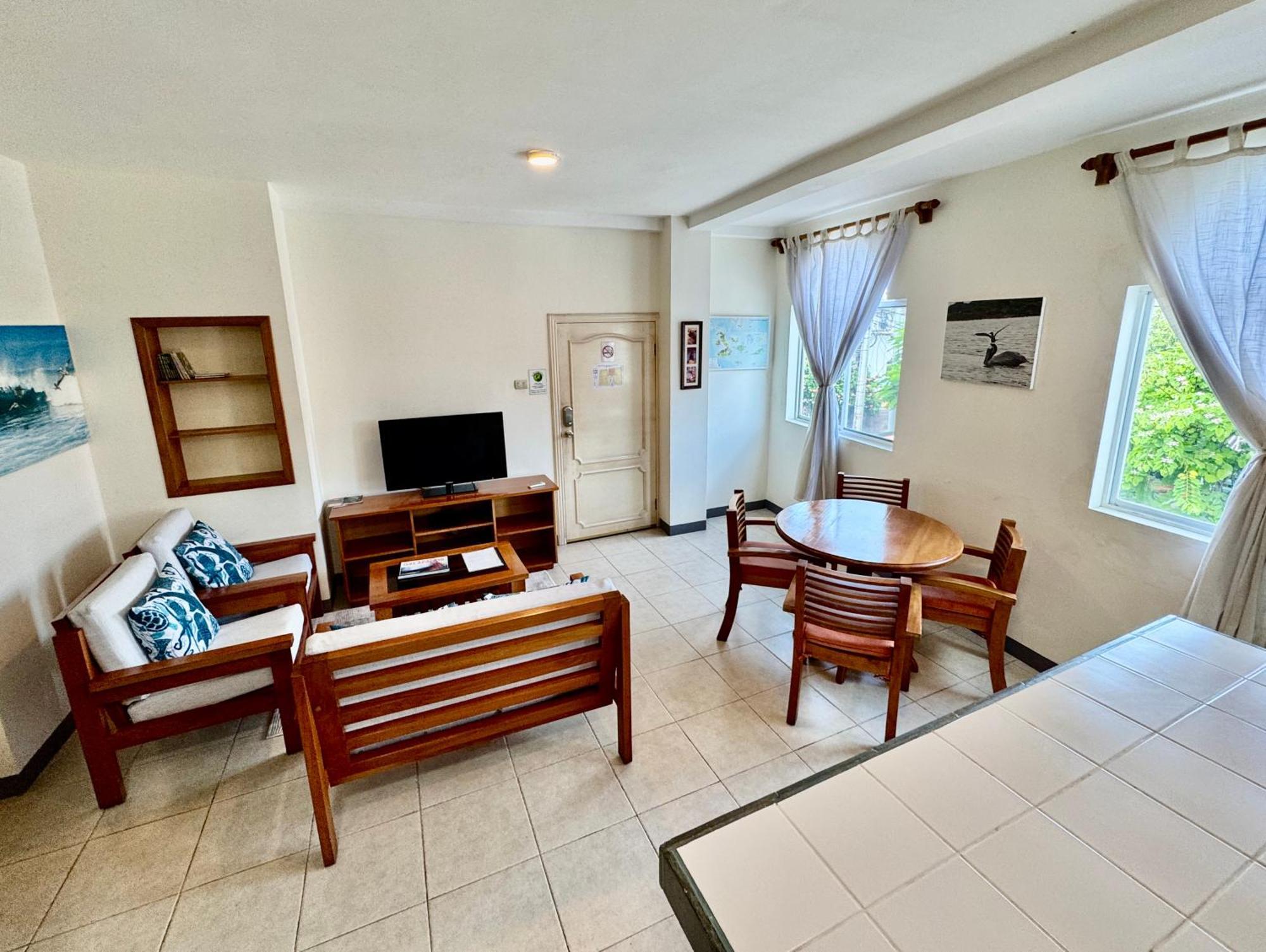 Torre Mar Galapagos Boutique Suites 푸에르토아요라 외부 사진